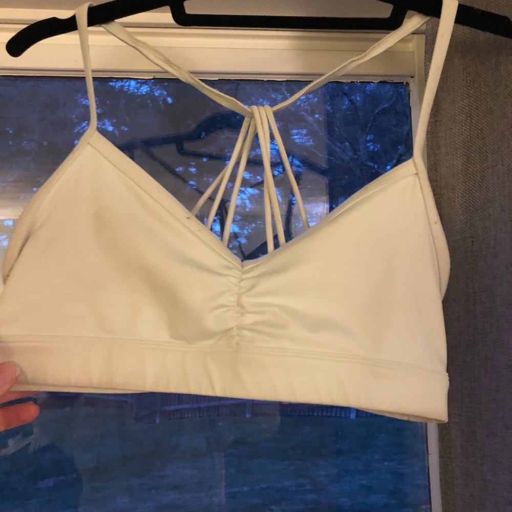 Alo yoga light green sports bra